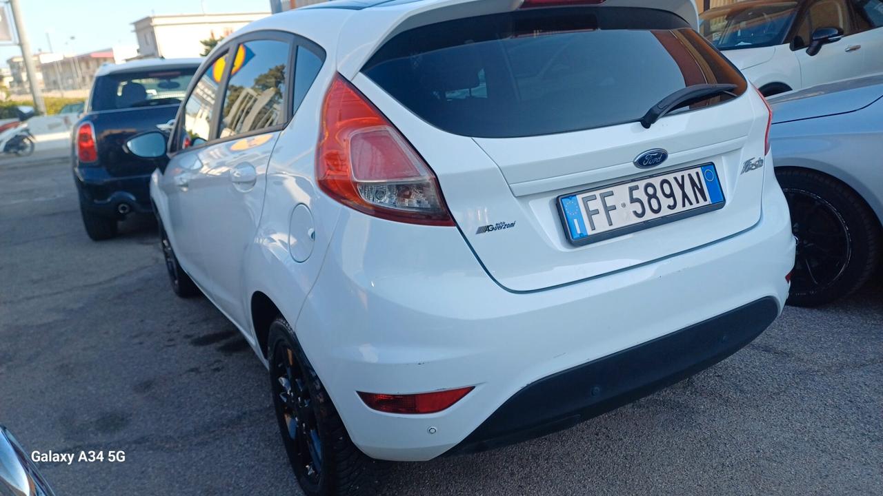 Ford Fiesta 1.4 5 porte Bz.- GPL Black & White Edition