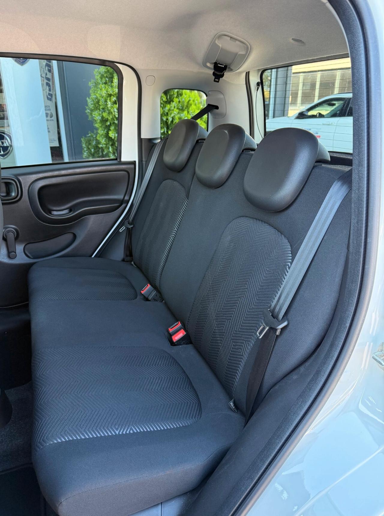 Fiat Panda 1.0 FireFly S&S Hybrid Garmin