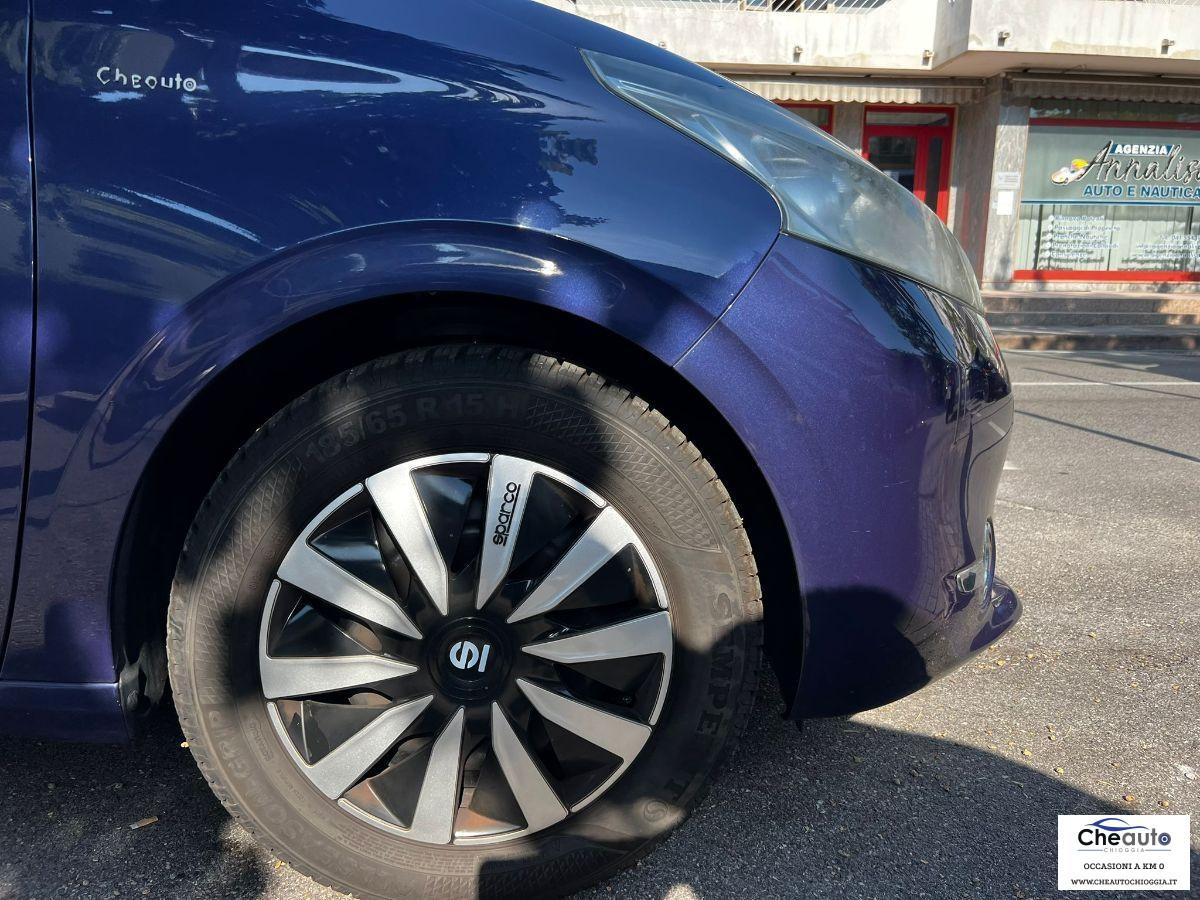 PEUGEOT - 208 - 1.2 VTi 82 CV Allure