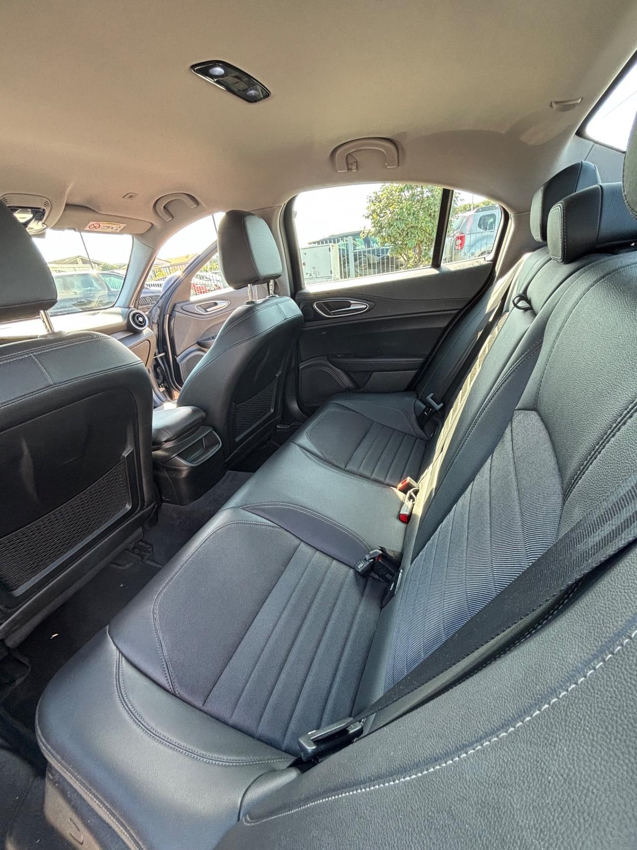 Alfa Romeo Giulia 2.2 Turbodiesel 136 CV AT8 Business