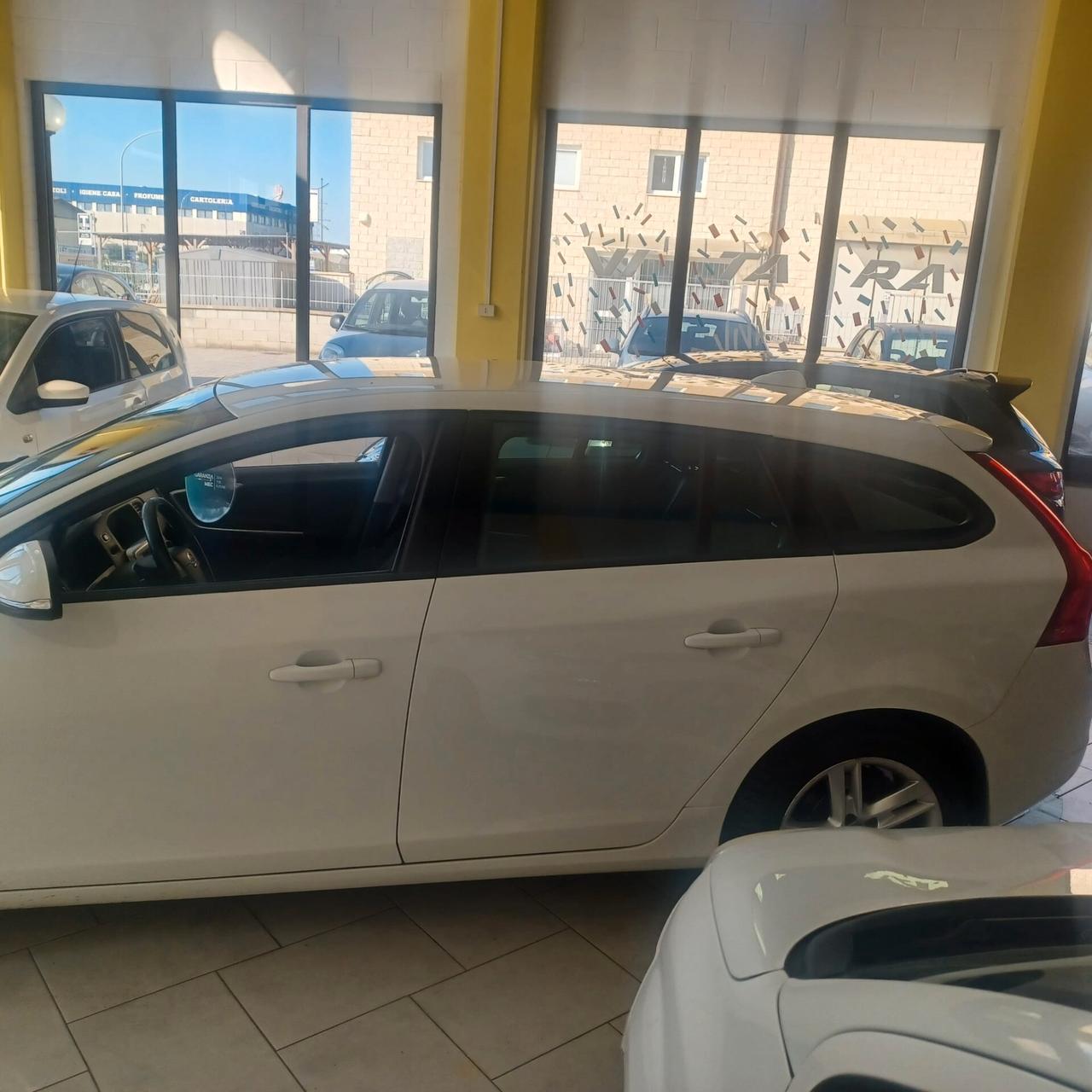 35.000KM MOTORE SOSTUITITO VOLVO V60 2.0 TDI AUTOM