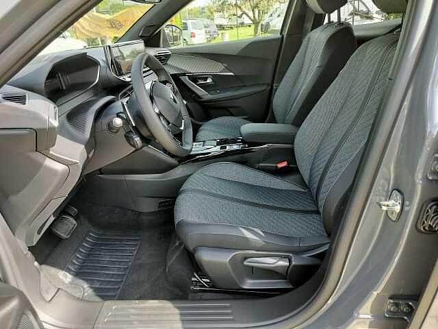 Peugeot 2008 Hybrid 145 e-DCS6 Allure *KM Ø*