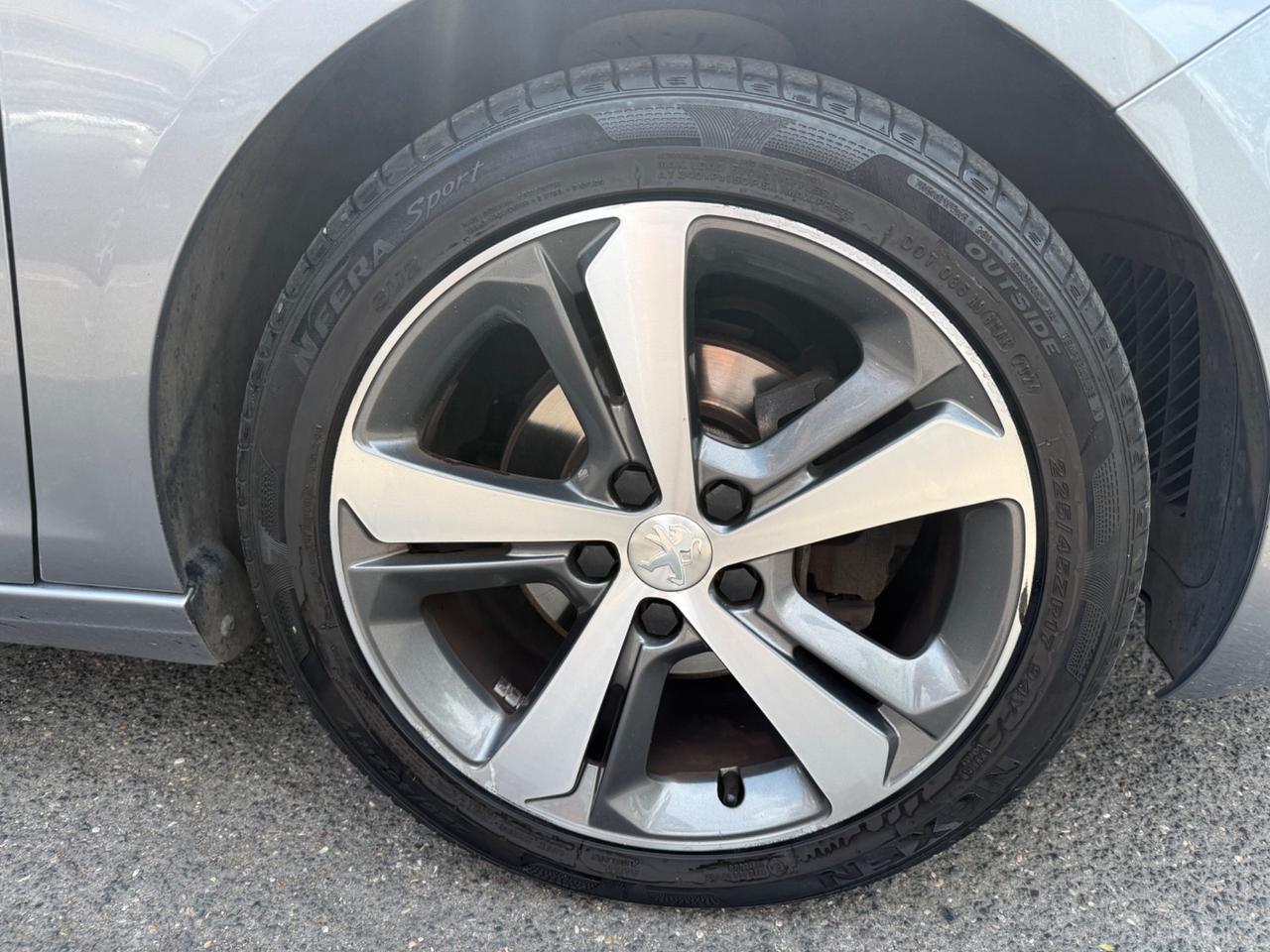 Peugeot 308 BlueHDi 120 S&S SW Allure