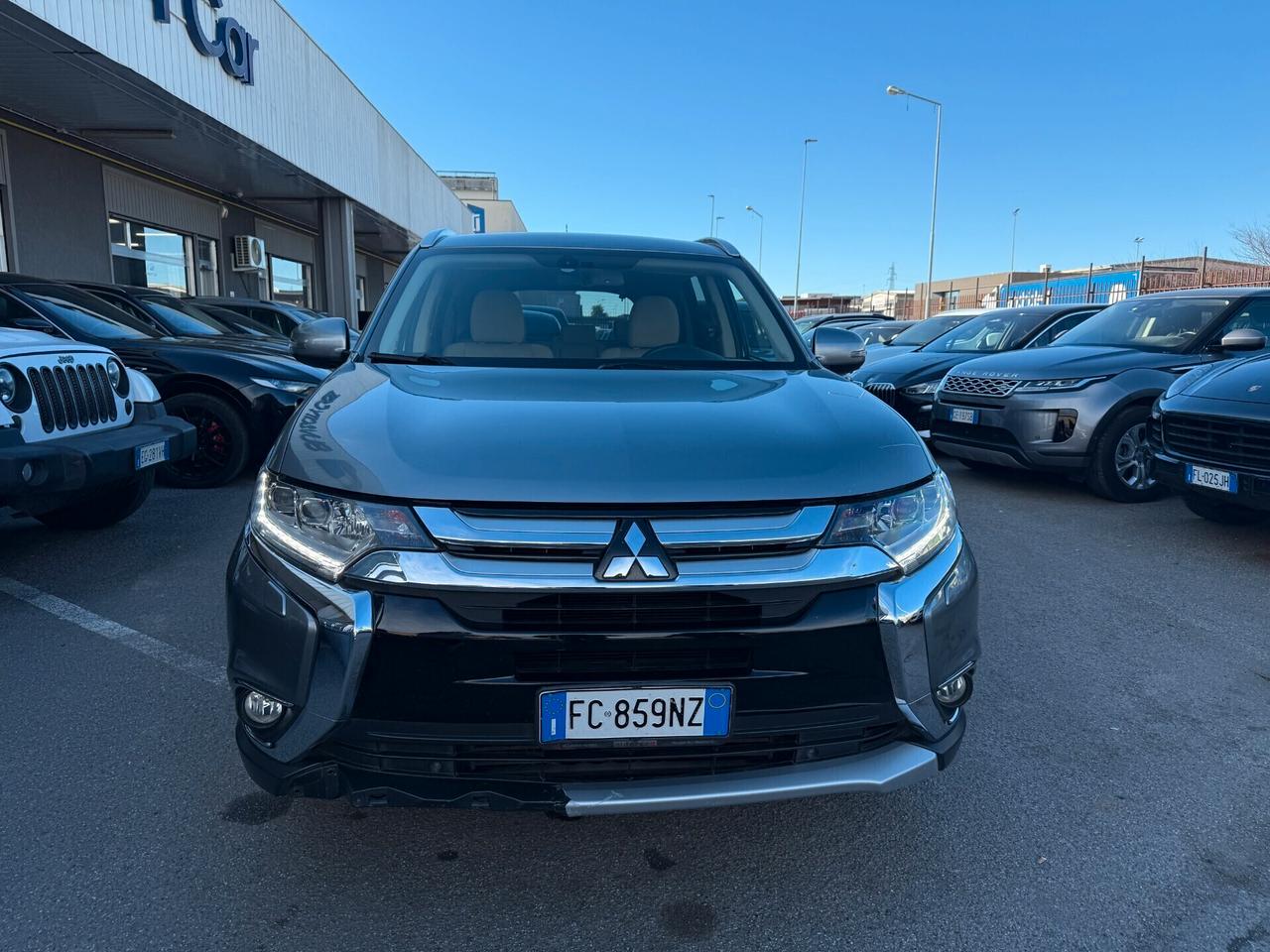 Mitsubishi Outlander 2.2 Plus awd 7 POSTI i auto 4X4