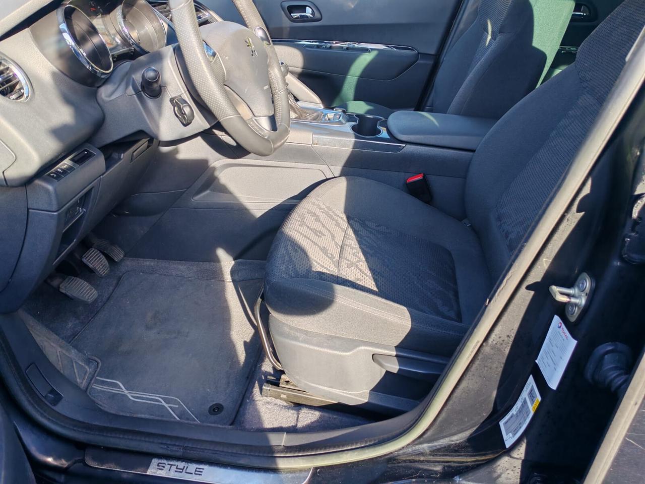 Peugeot 3008 1.6 HDi 115CV Allure