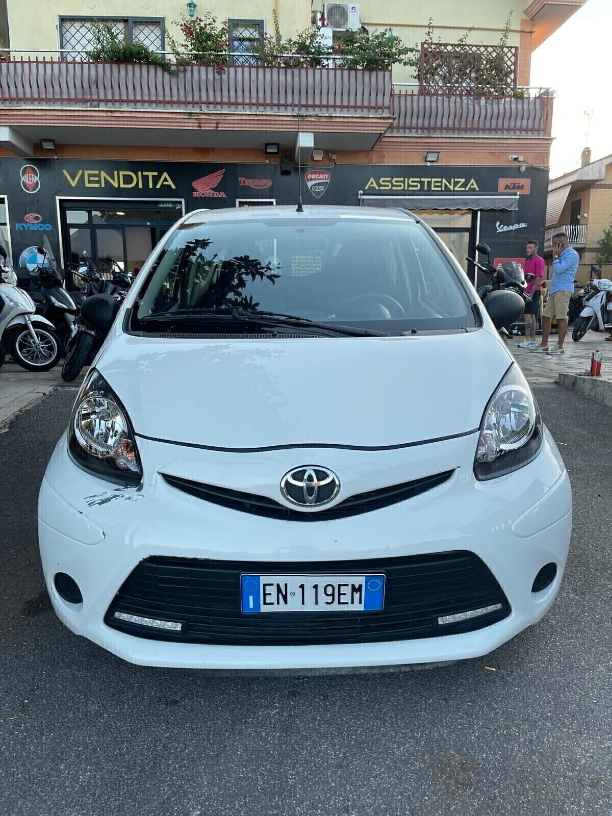 Toyota Aygo 1.0 12V VVT-i 3 porte Active Connect