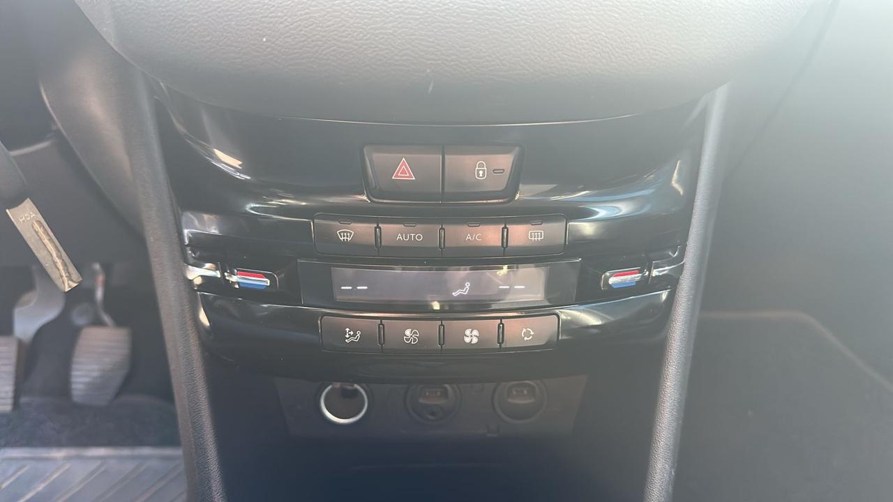 Peugeot 208 1.2 VTi 82 CV 5 porte Allure