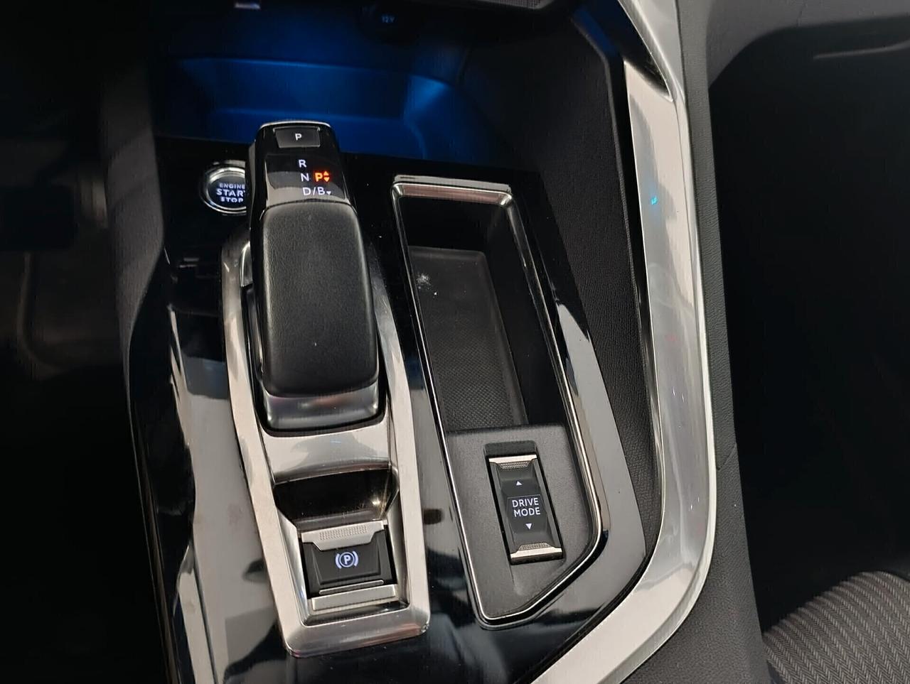 Peugeot 3008 AUTOMATICA BENZINA /HYBRID KM52000