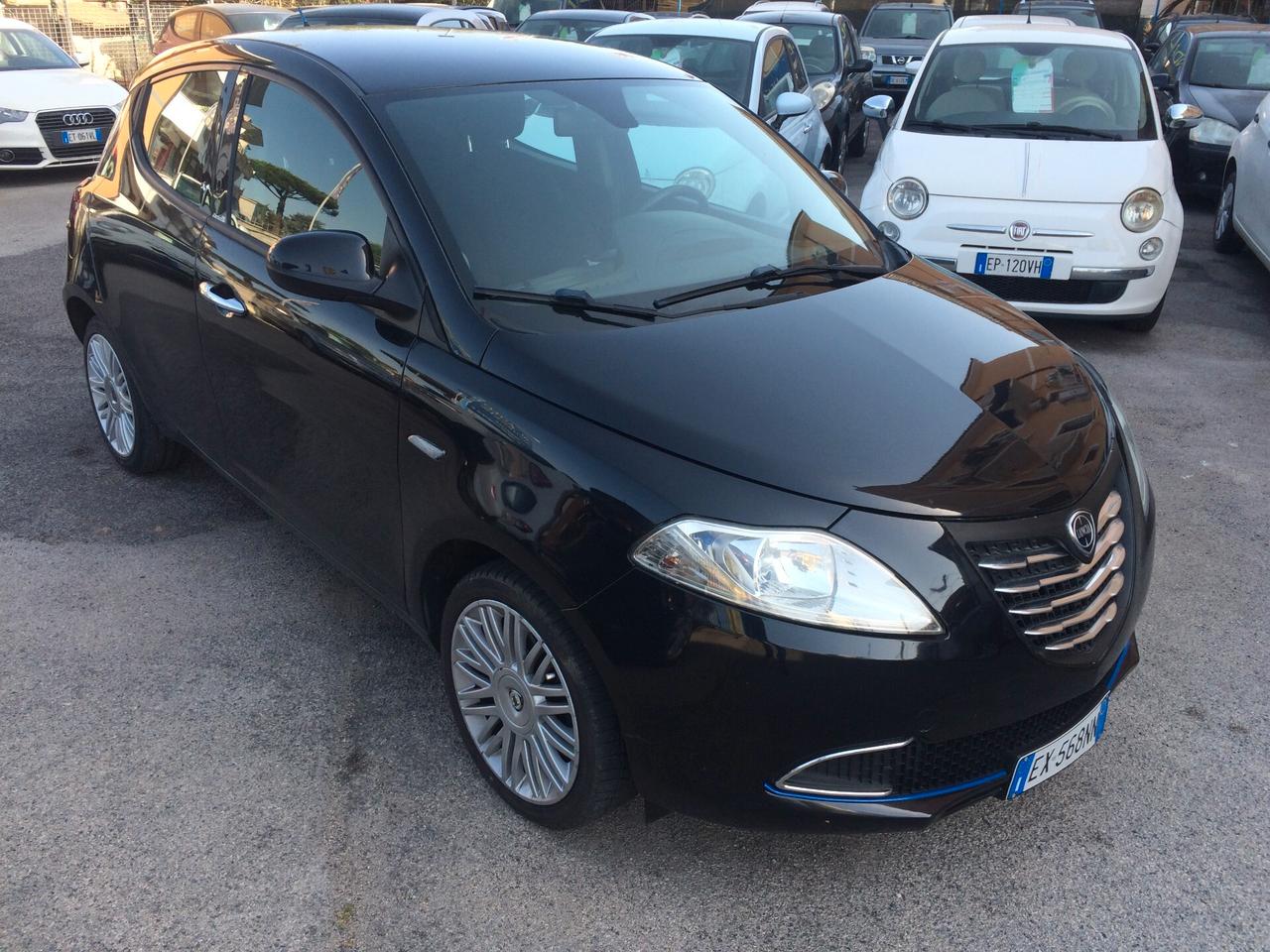 Lancia Ypsilon 0.9 TwinAir 85 CV tagliandata garanzia !!automatica