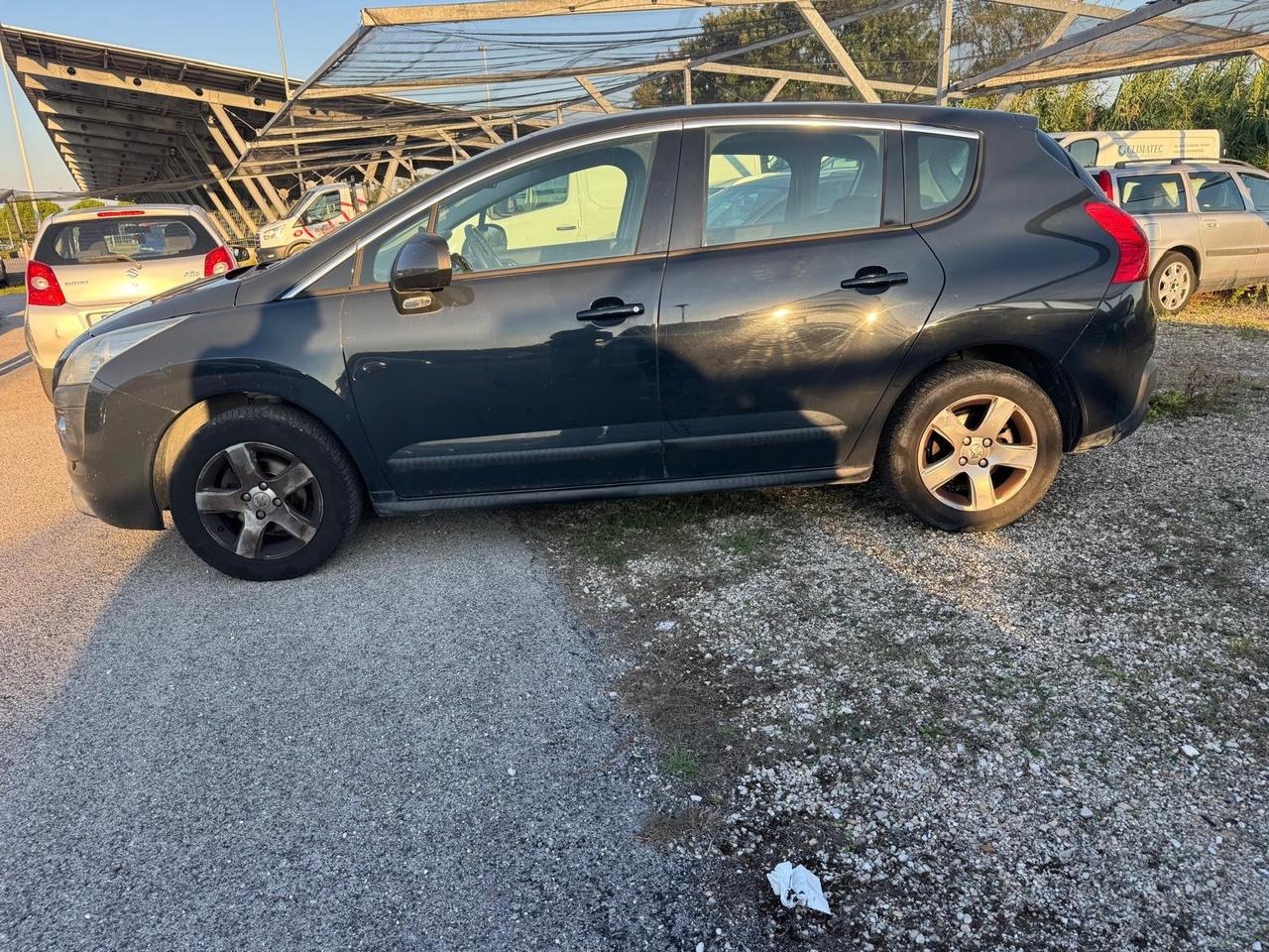 Peugeot 3008 1.6 HDi 115CV Business cambio automatico