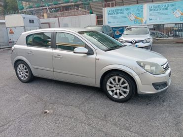 Opel Astra 1.6 16V Twinport 5 porte Cosmo