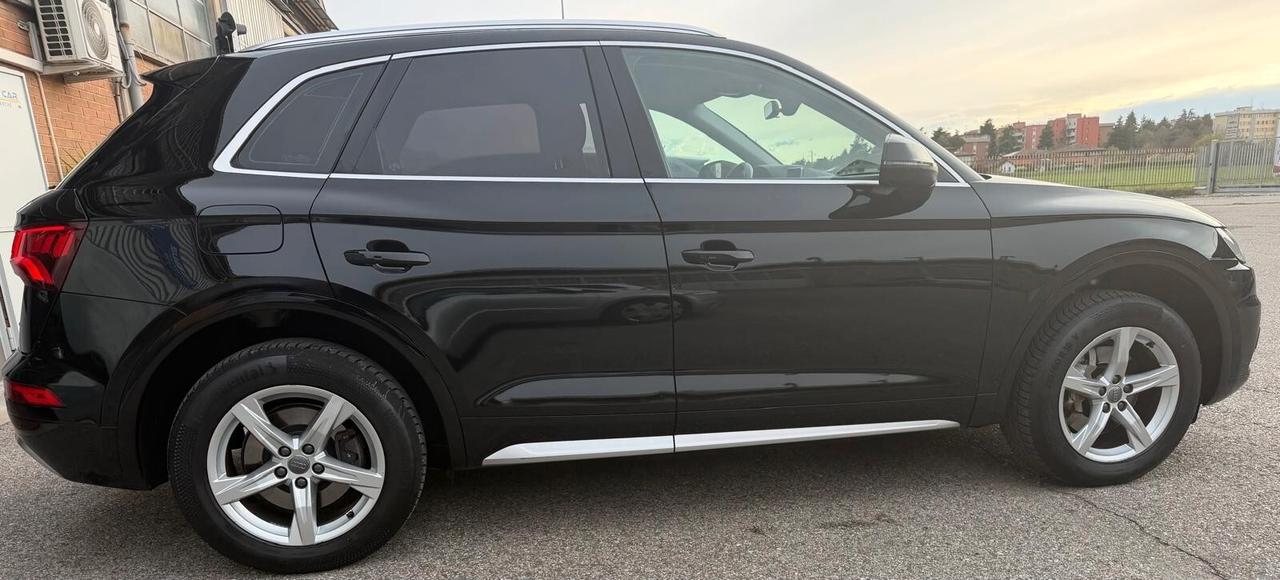 Audi Q5 40 TDI quattro S tronic Sport Virtual Cockpit, Fari Full Led e pacchetto luci ambiente multicolor