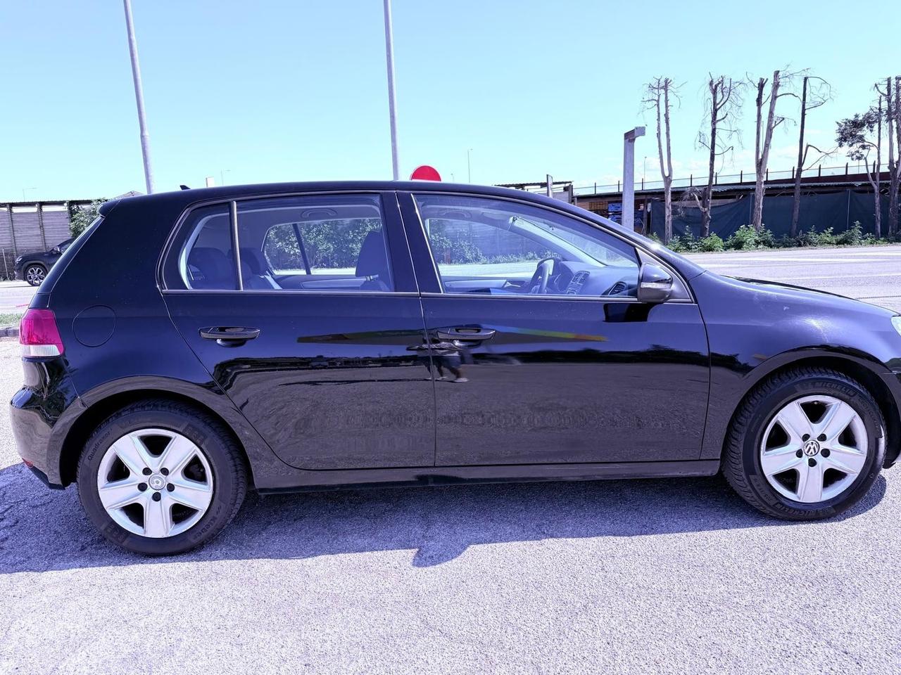 Volkswagen Golf 1.6 TDI DPF 5p. Comfortline Ok neopatentati