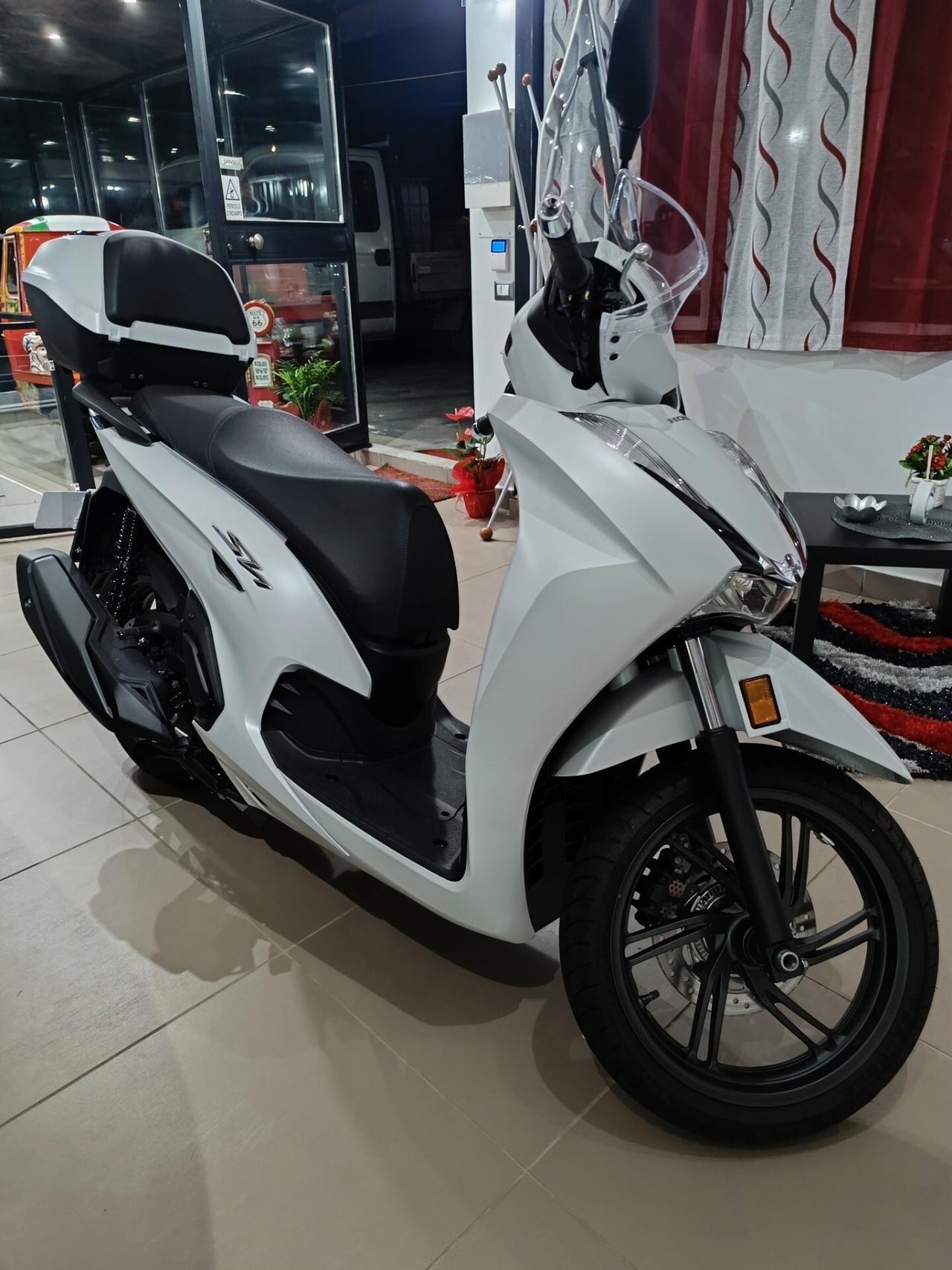 Honda SH 350 2024 Limited White edition