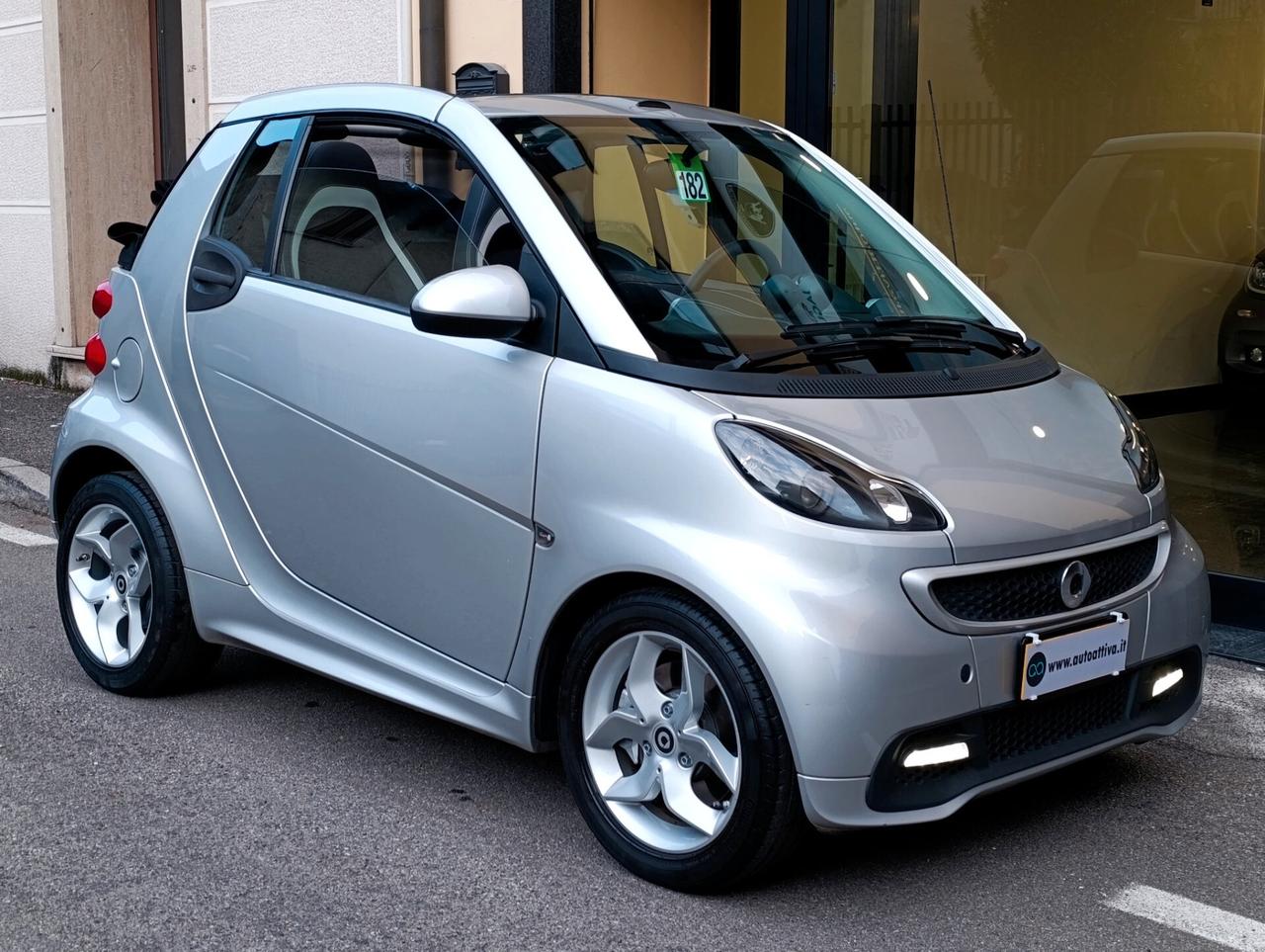 Smart ForTwo 1000 52 kW MHD cabrio passion