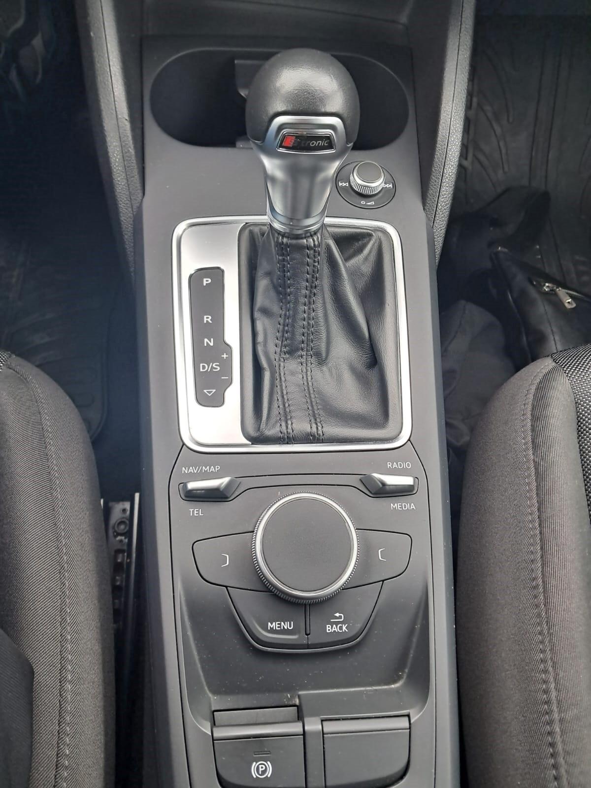 Audi Q2 35 TDI quattro S tronic Admired (Iva Esposta)