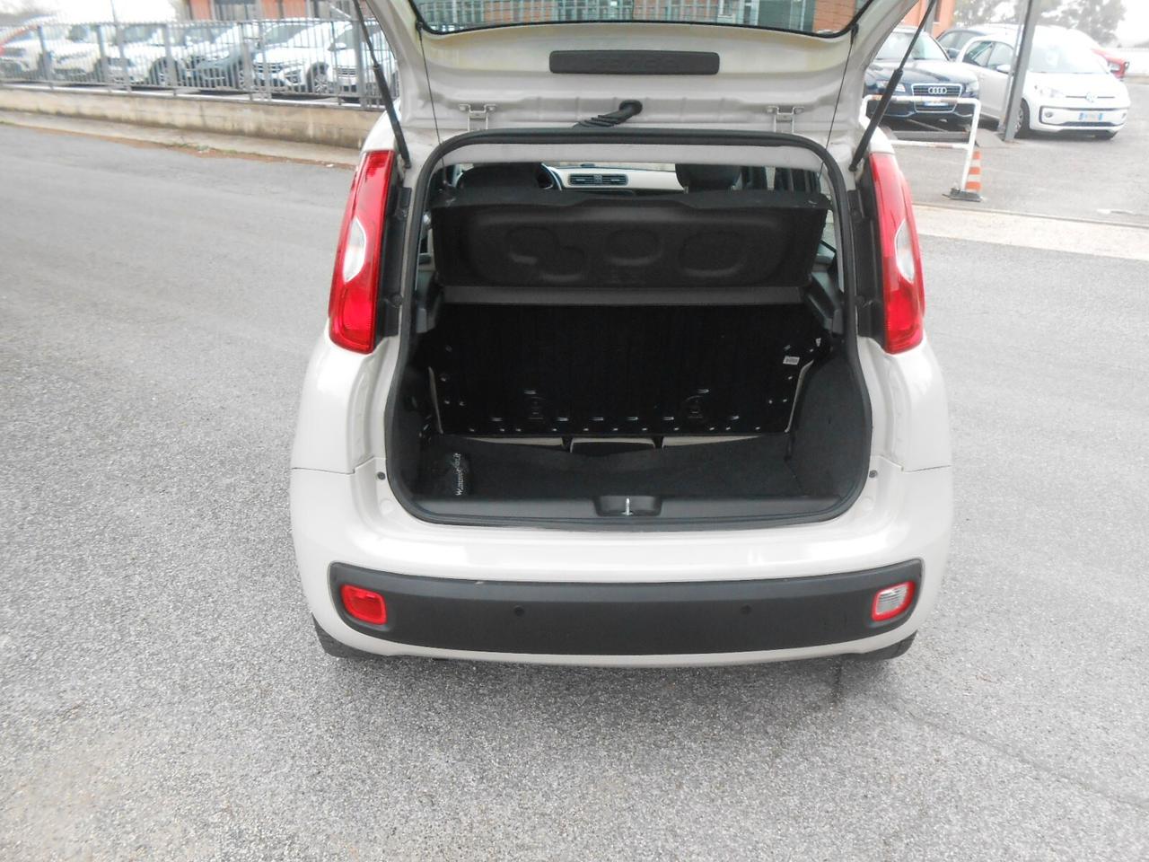 Fiat Panda 1.2 Lounge 69 CV €6