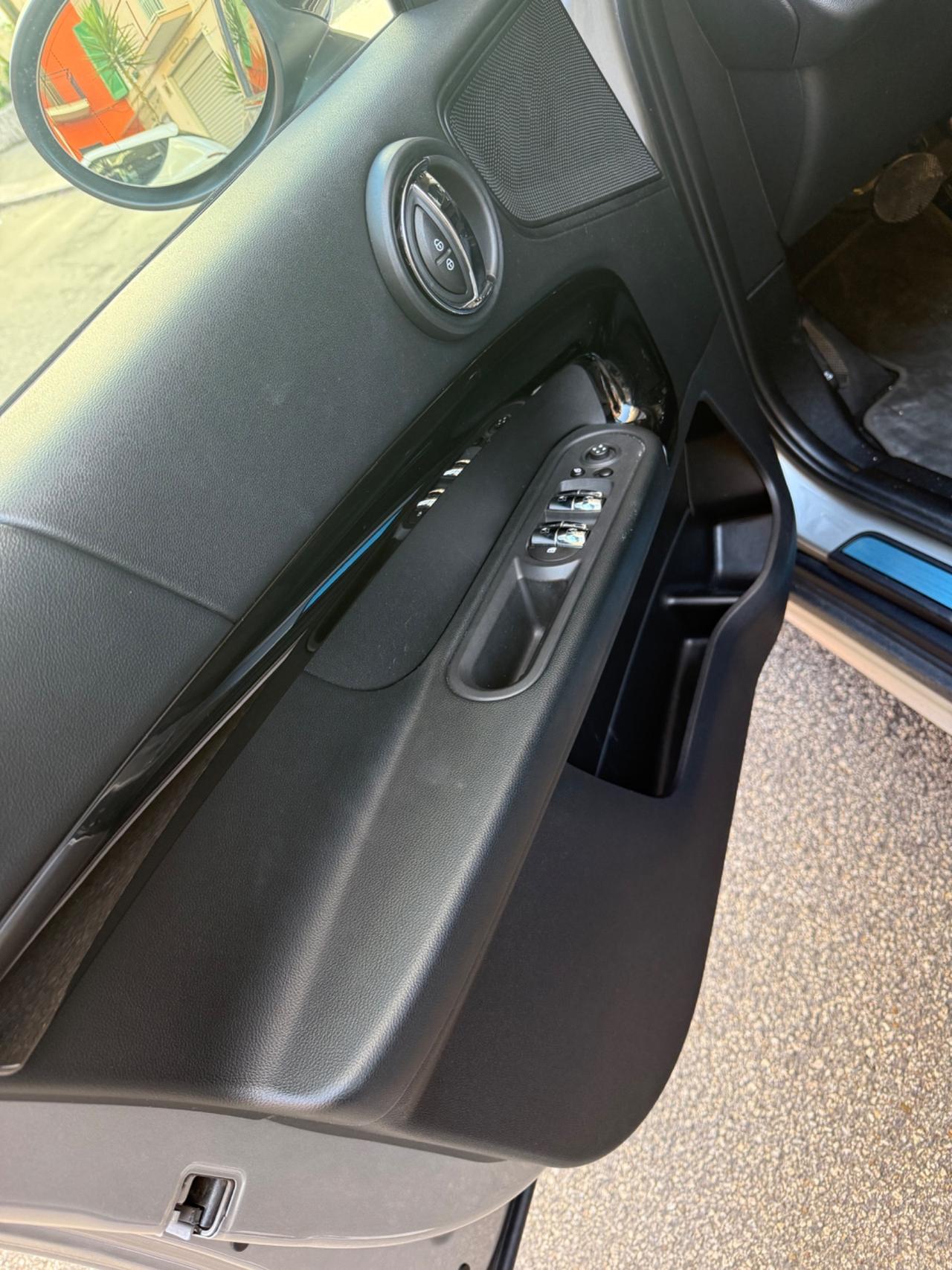 Mini Cooper Countryman 2.0 D Untamed Edition