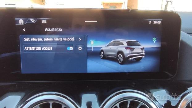 MERCEDES-BENZ GLA 200 d Premium AMG "MULTIBEAM"N