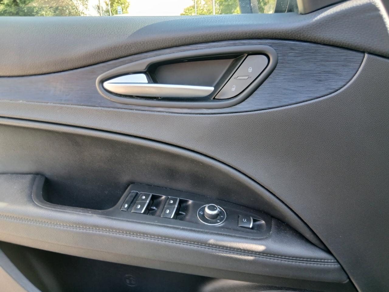 Alfa Romeo Stelvio 2.2 Turbodiesel 160 CV AT8 RWD