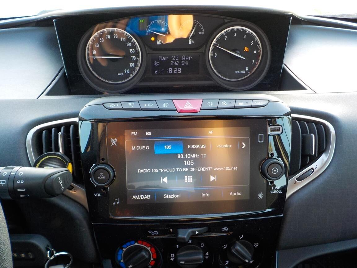 Lancia Ypsilon 1.0 FireFly 5 porte S&S Hybrid Ecochic Gold