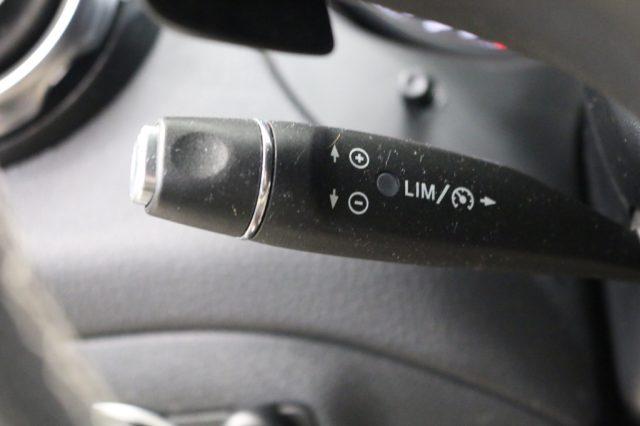 MERCEDES-BENZ GLA 200 d Automatic 4Matic Sport