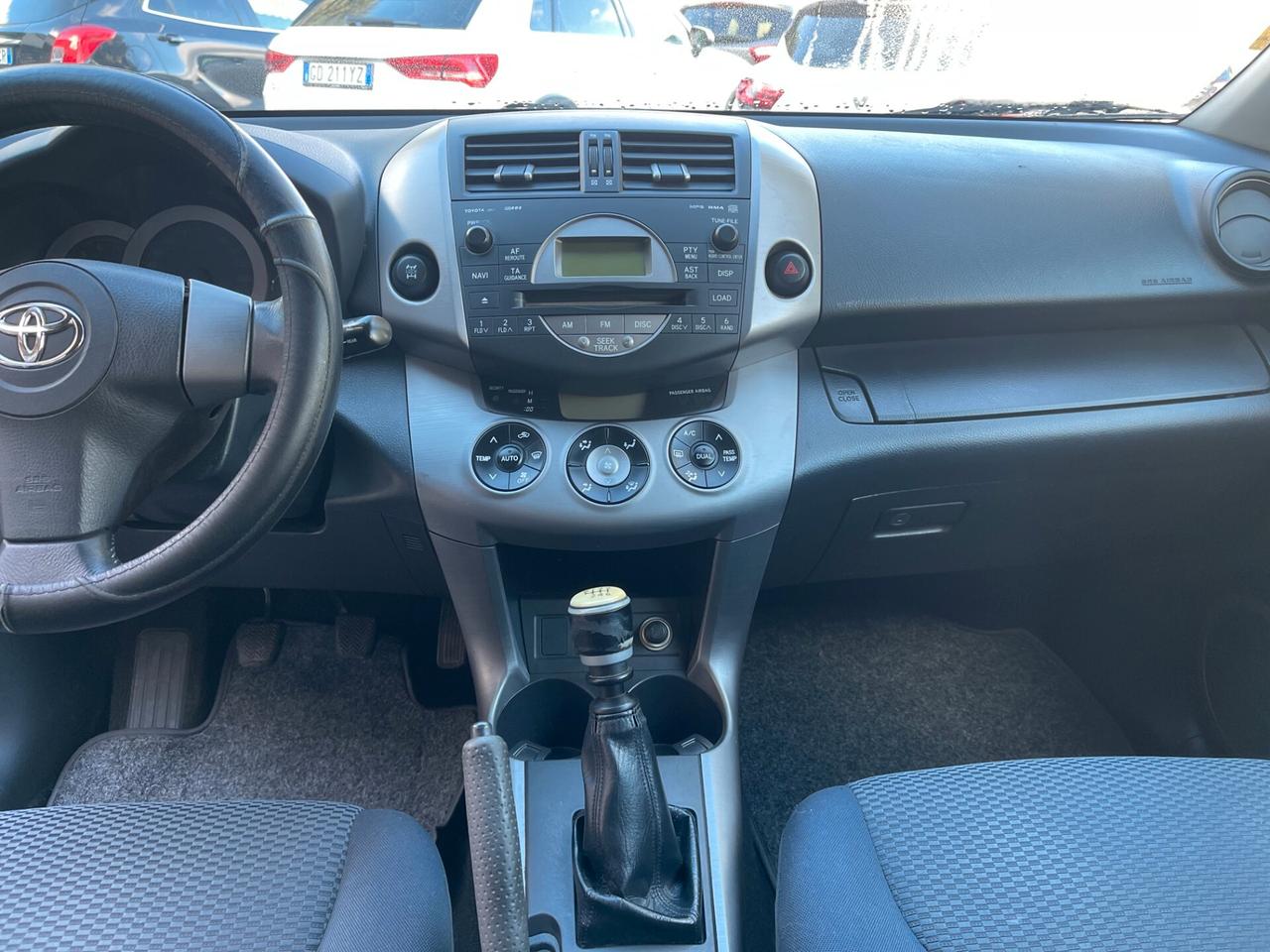 Toyota RAV 4 2.2 D-4D 136 CV Luxury NEO PATENTATI