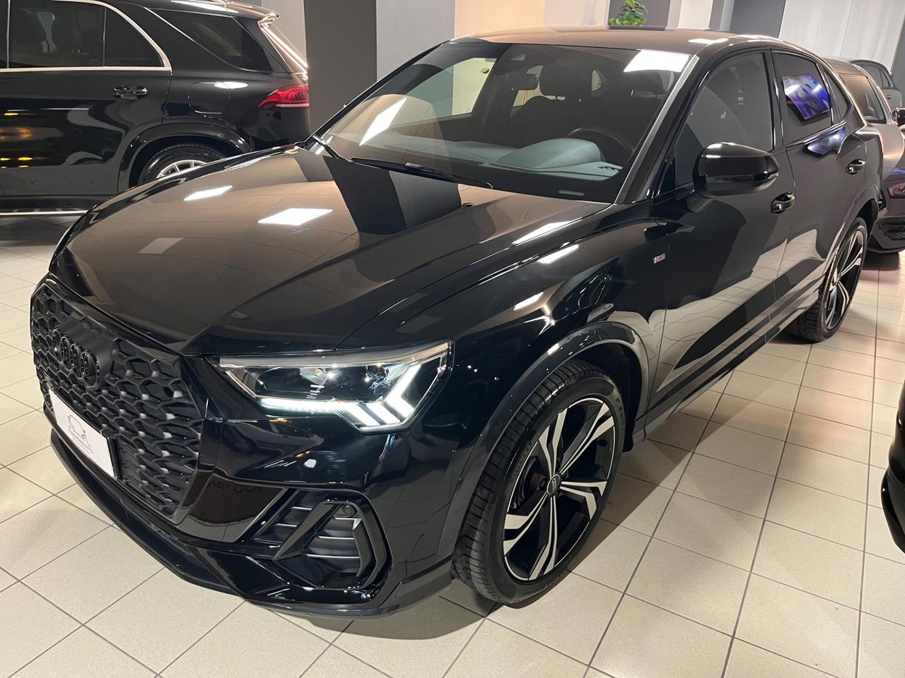Audi Q3 SPB 35 TDI S-Line TOTAL BLACK!!