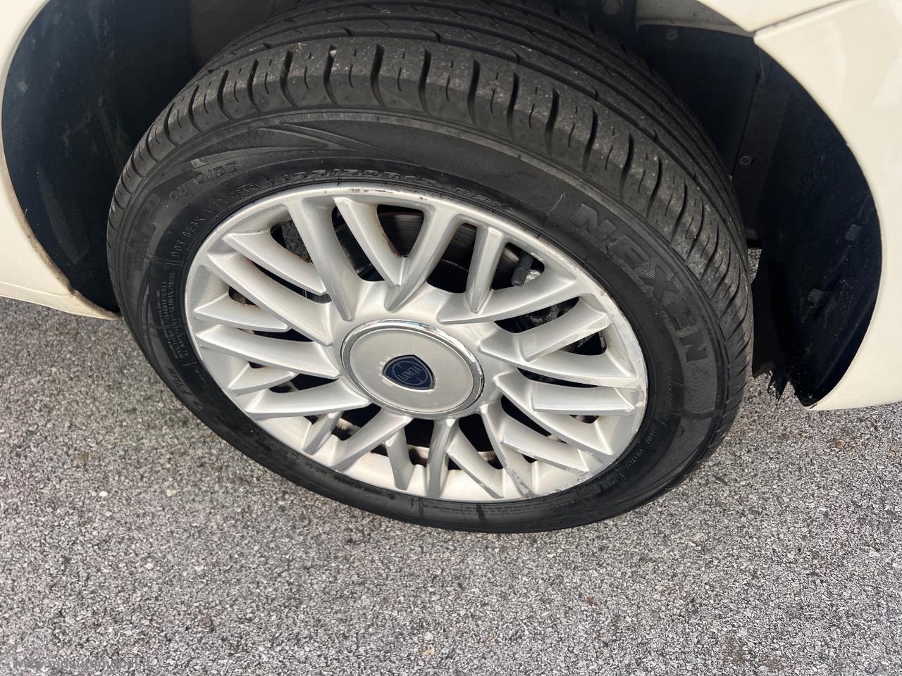 LANCIA Ypsilon 0.9 T.Air 85CV 5p. Met.Ec. Gold ADATTA NEOPATENTATI
