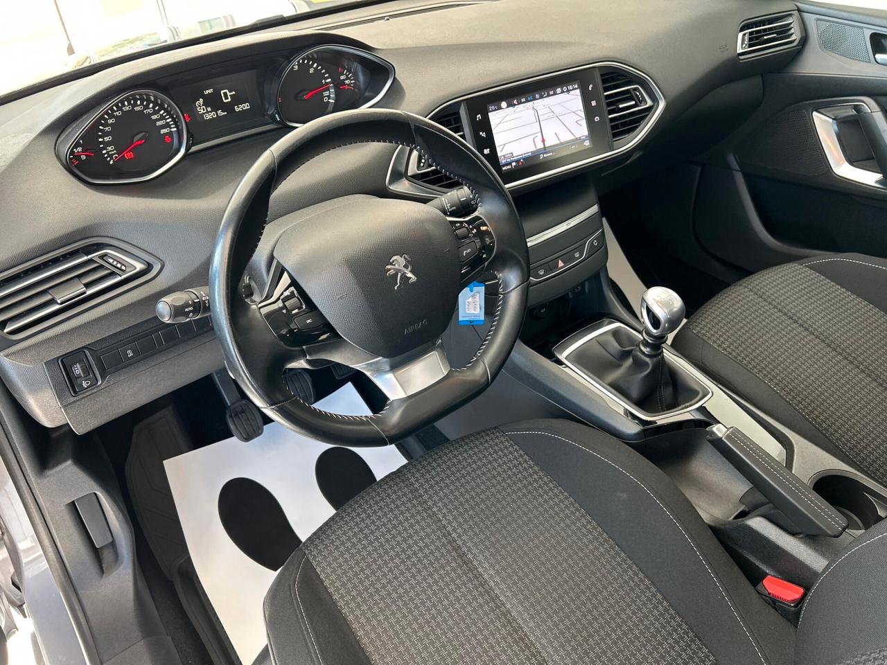 Peugeot 308 BlueHDi 120 S&S SW Business