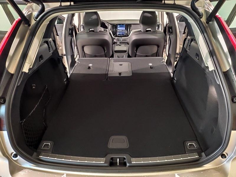 VOLVO Xc60 B4 Mild Hybrid (D) Awd Automatico Plus Dark