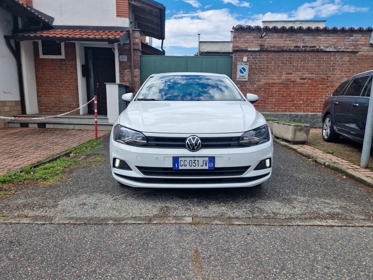 Volkswagen Polo 1.0 80CV "55.200 km" Carplay, Sensori, Clima bizona