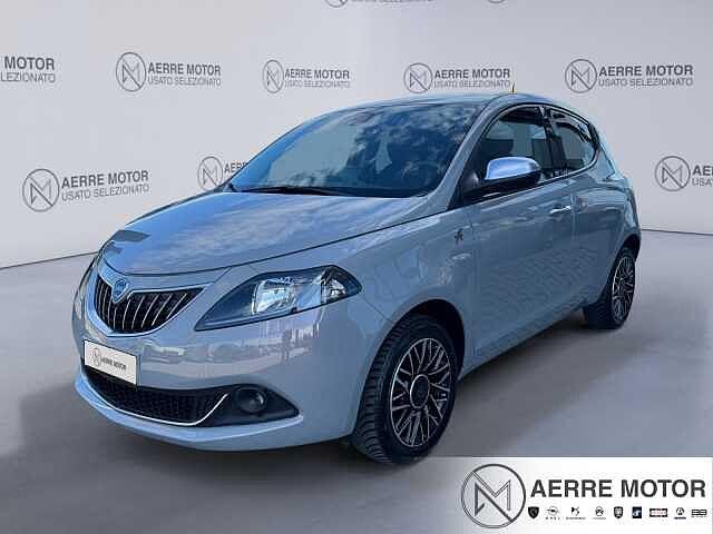 Lancia Ypsilon 1.0 FireFly Hybrid Alberta Ferretti