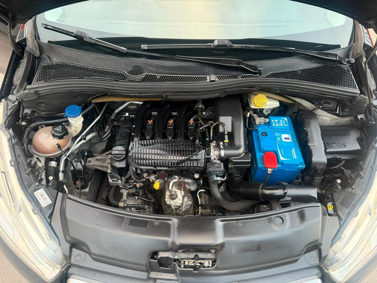 Peugeot 208 1.2 82cv Allure - 2013