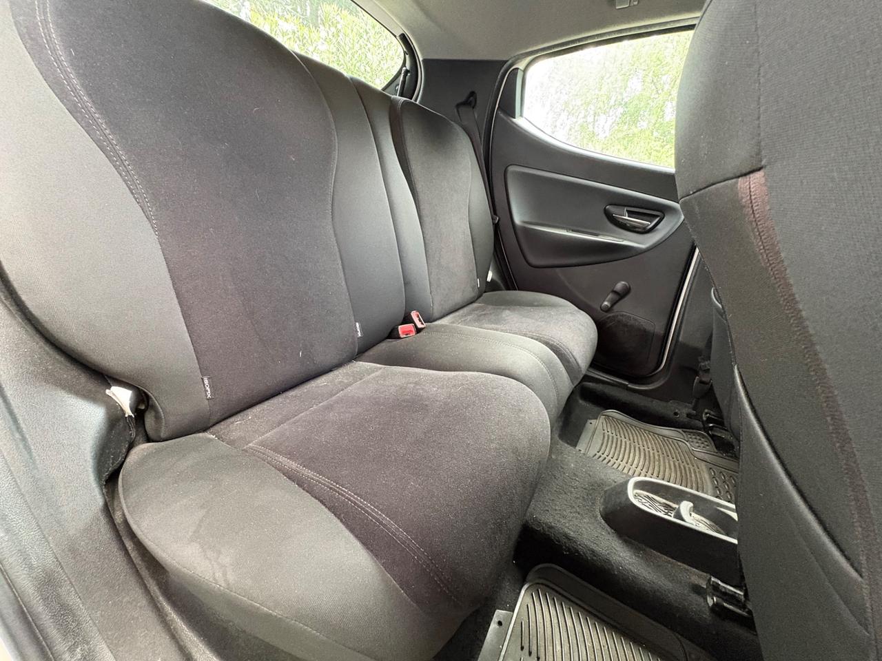 Lancia Ypsilon 0.9 TwinAir 85 CV 5 porte Metano Ecochic Gold