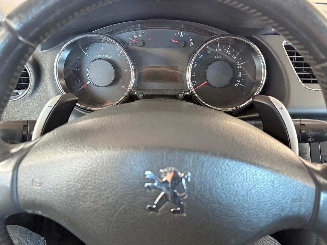 Peugeot 3008 1.6 HDi 110CV cambio robotizzato Premium