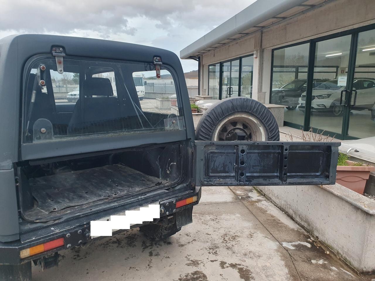 Suzuki SJ 413 SJ413 Berlina TA Autocarro