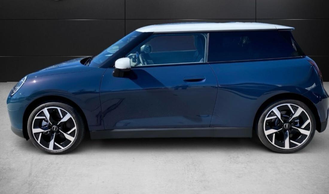 Mini Cooper E Favoured - elettrica 184 CV
