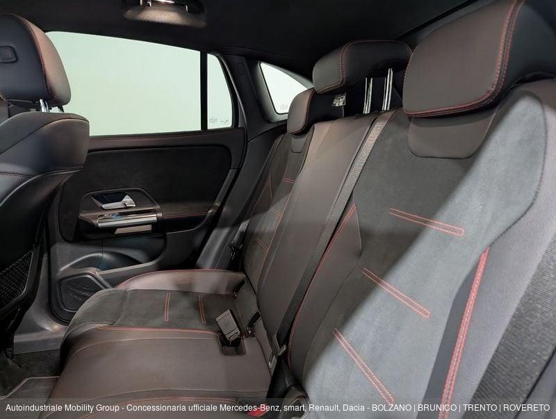 Mercedes-Benz GLA 200 D PREMIUM AUTOMATIC