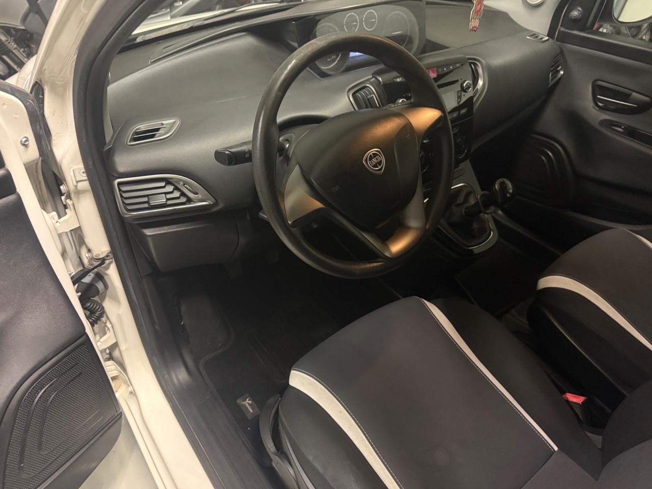 Lancia Ypsilon 1.2 69 CV 5 porte GPL Ecochic Gold