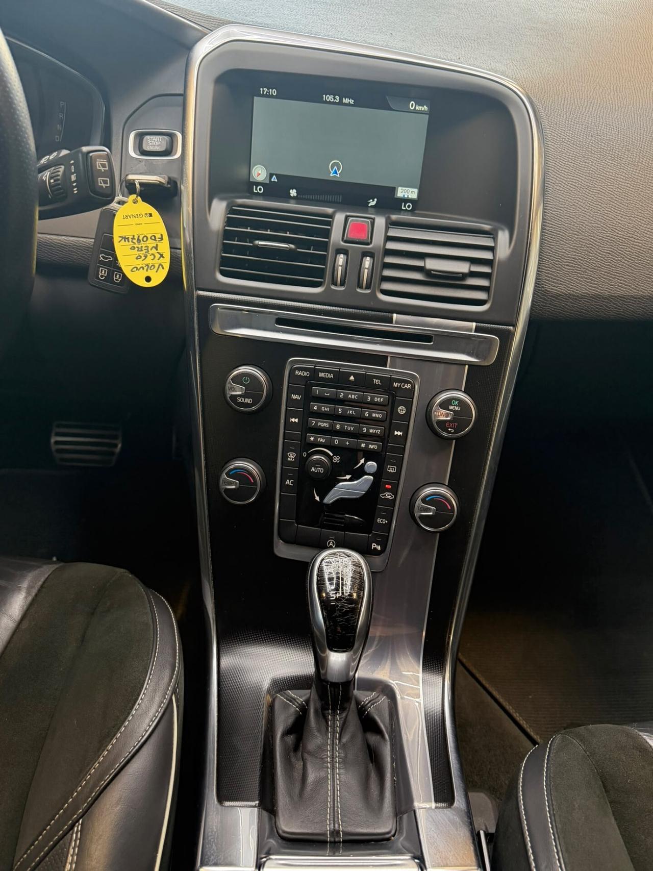Volvo XC 60 XC60 D5 AWD Geartronic R-design