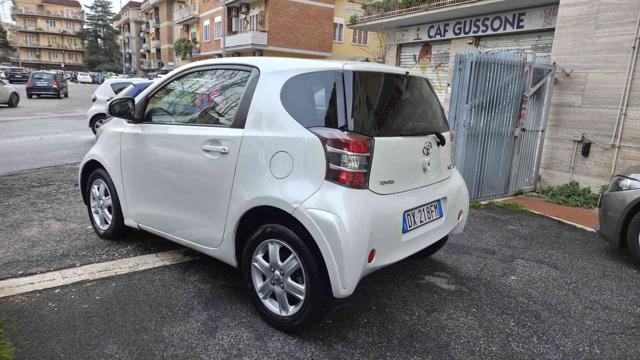 TOYOTA iQ 1.0 Sol