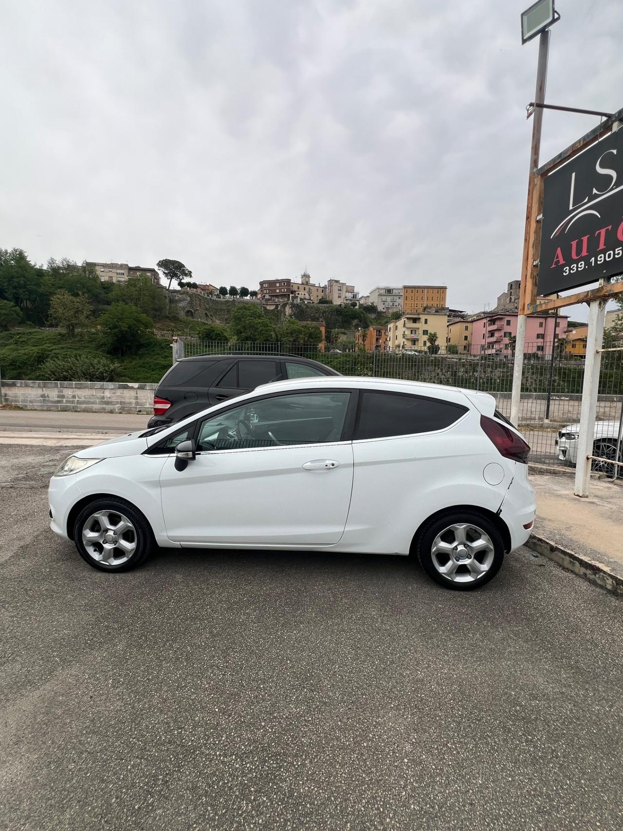 Ford Fiesta 1.4 TDCi 70CV 3 porte Titanium