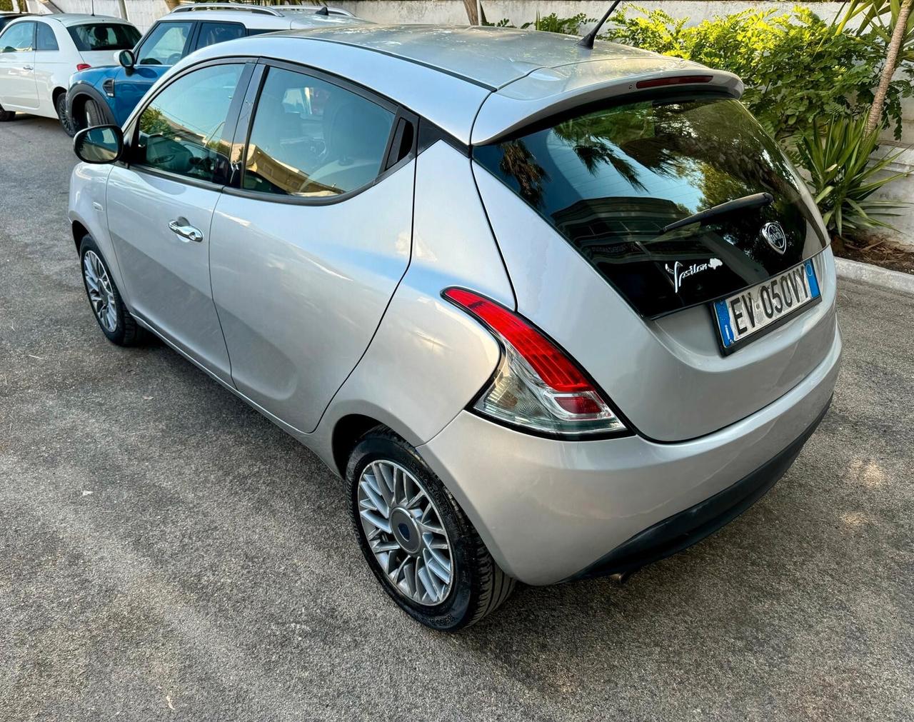 Lancia Ypsilon 1.2 69 CV 5 porte S&S Gold