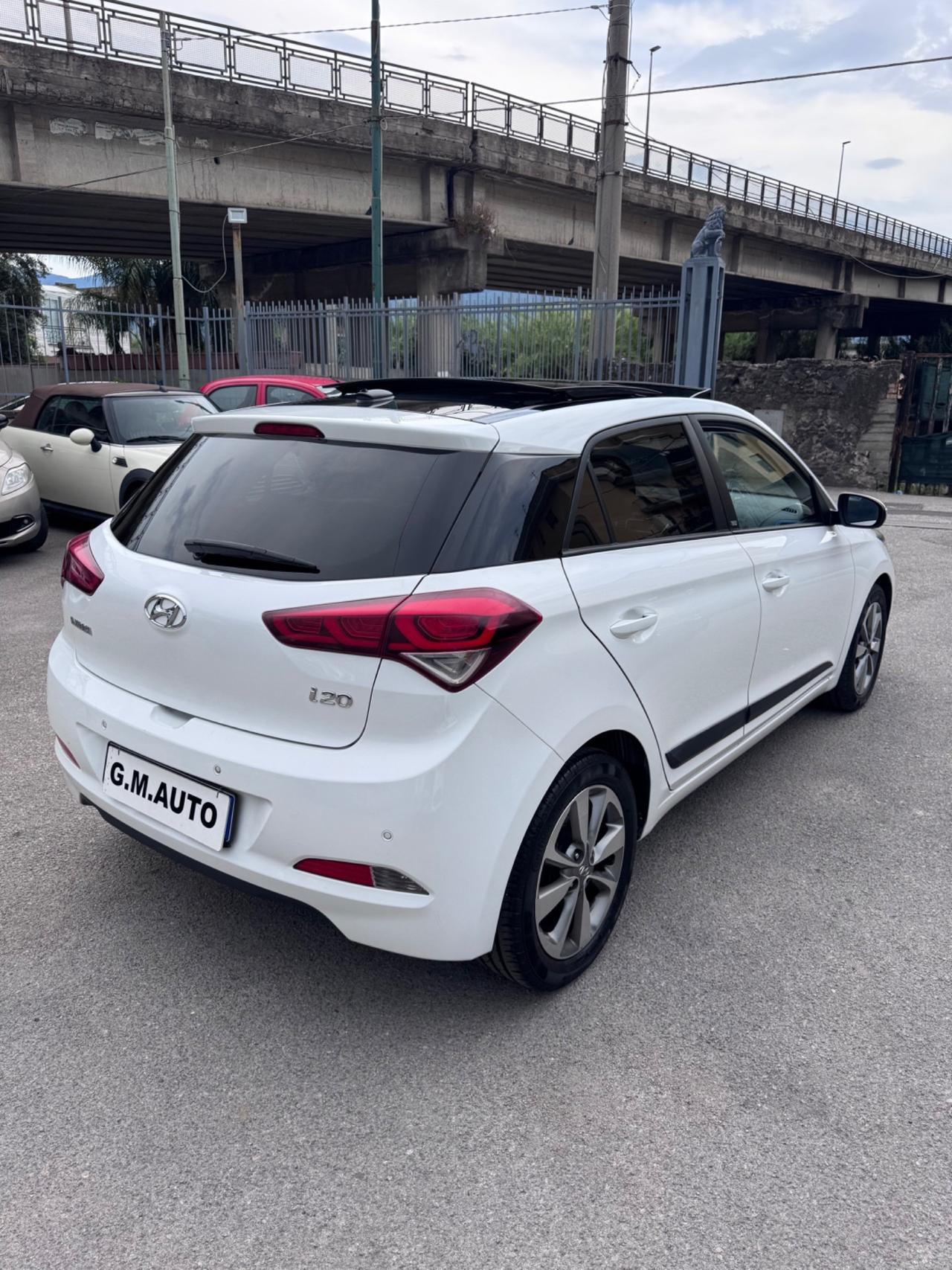 Hyundai i20 1.1 CRDi 2017 TETTO
