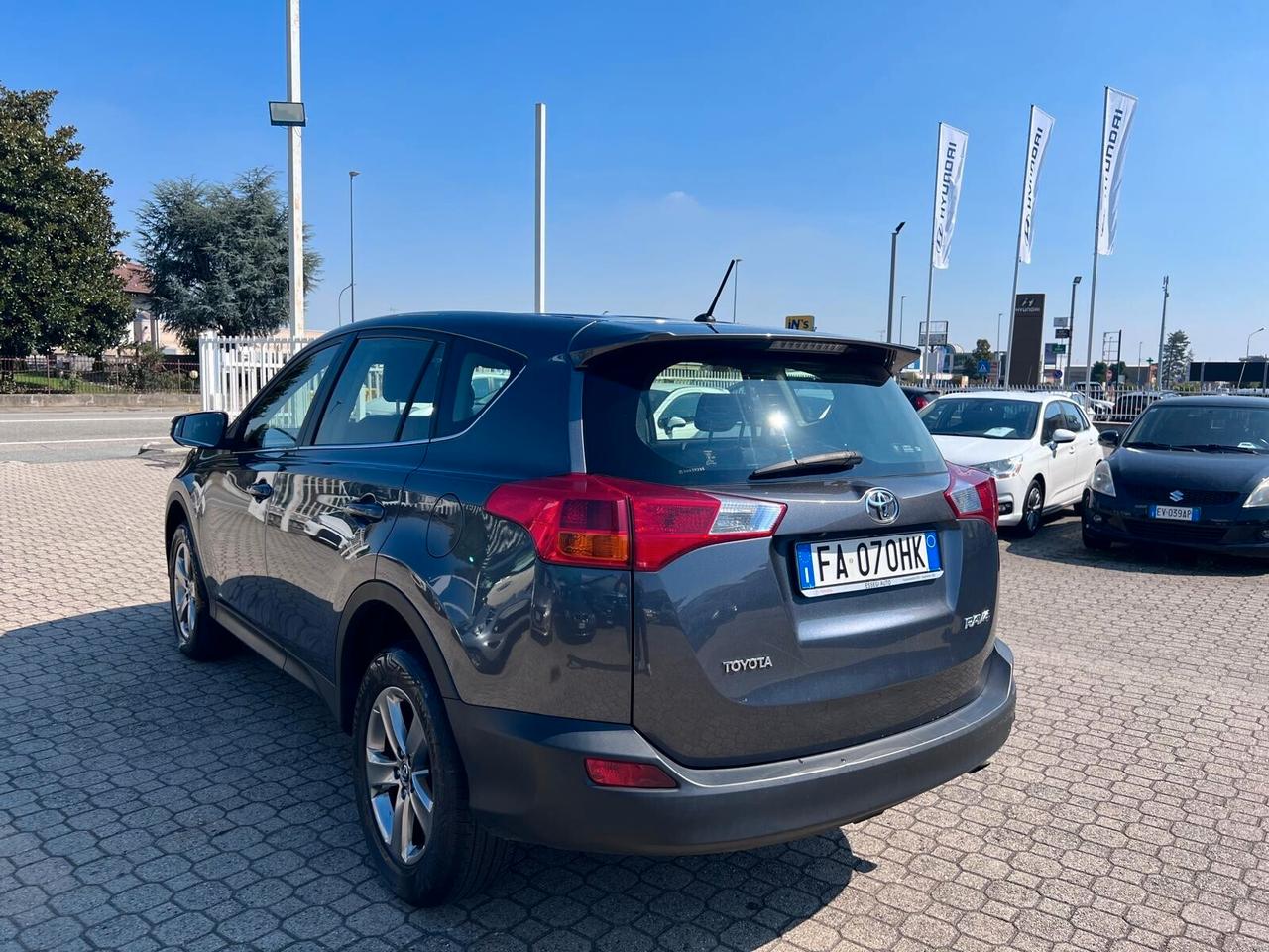 Toyota RAV 4 RAV4 2.0 D-4D 2WD Style White Ed.
