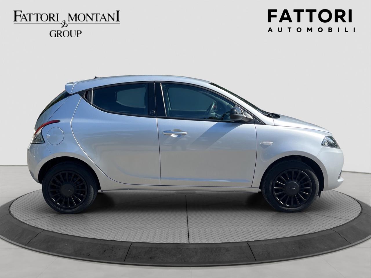Lancia Ypsilon 1.0 FireFly 5 porte S&S Hybrid Ecochic Gold