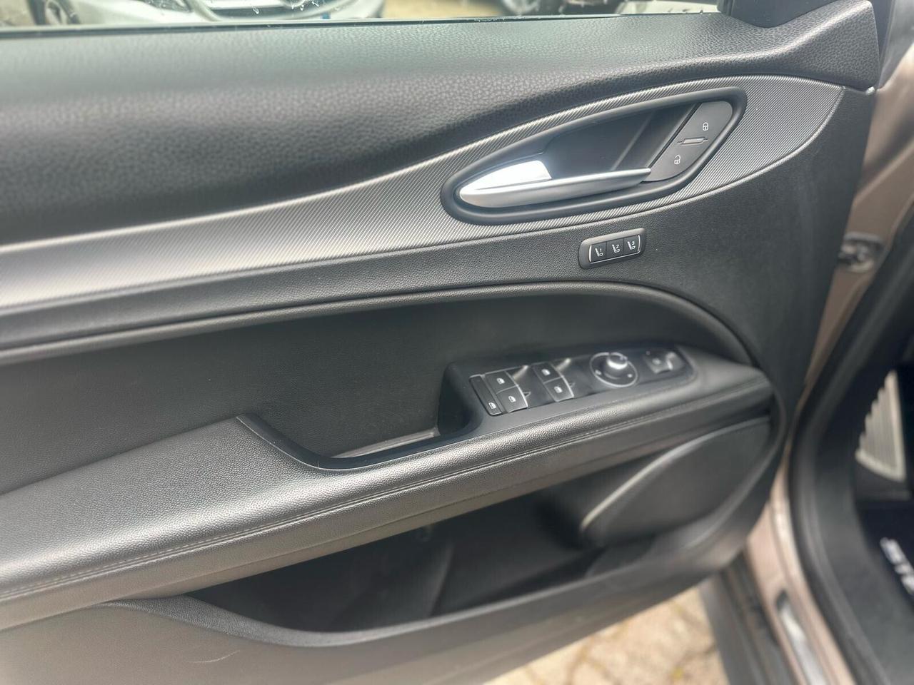 Alfa Romeo Stelvio 2.2 Turbodiesel 210 CV AT8 Q4 Executive