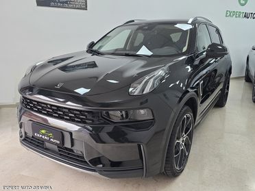 LYNK & CO 01 PLUG-IN **TOTAL BLACK**