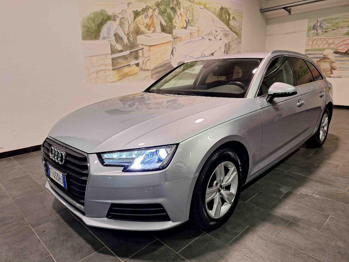 AUDI A4 Avant 35 TDI S tr Sport - 8 GOMME - APPLE - VETRI SCURI - GAR.24 MESI